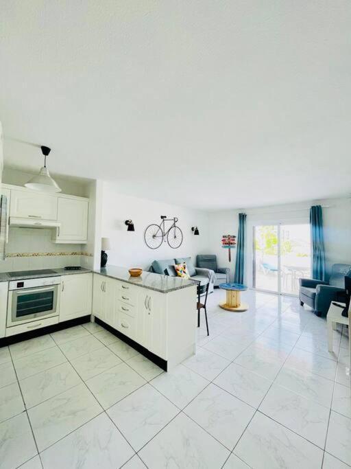 Comfy Home With Large Terrace Five Minutes From Ocean Los Cristianos  Extérieur photo
